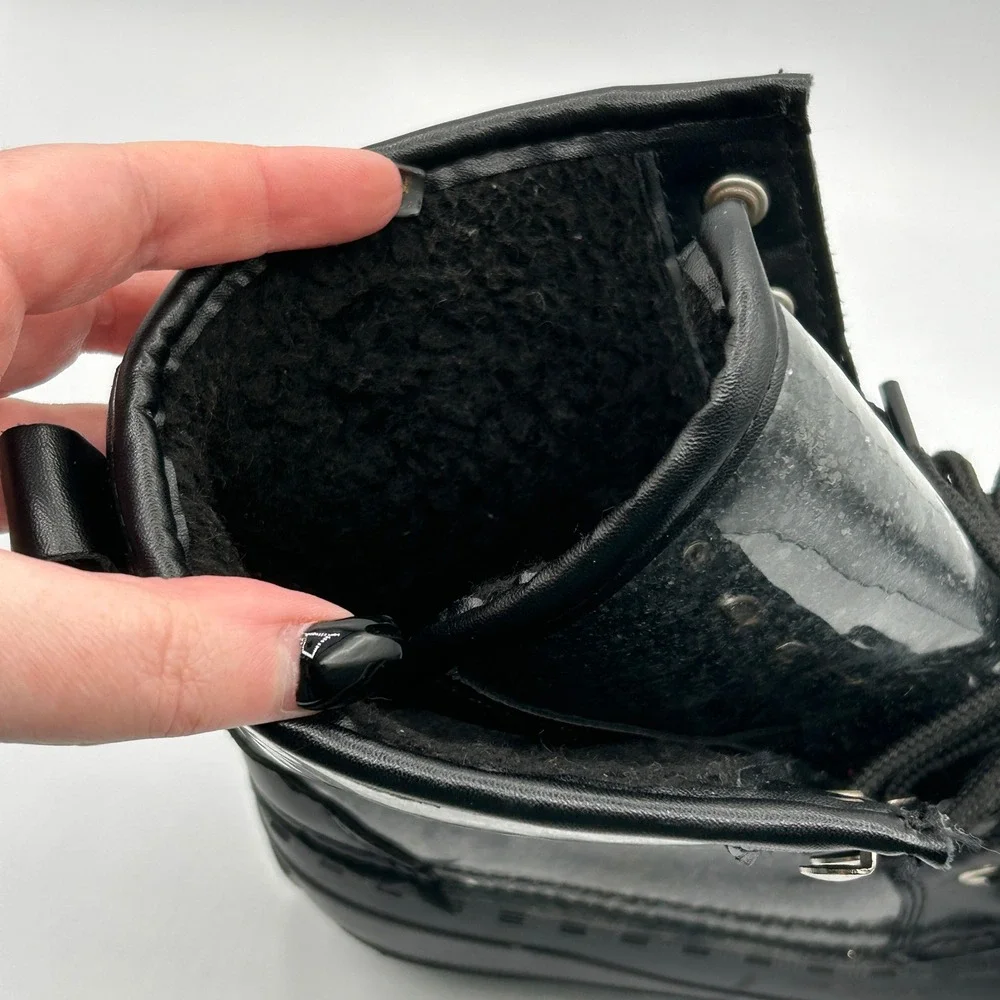 Juicy Couture right boot